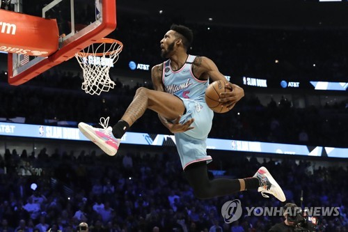 NBA 덩크왕에 마이애미 존스…고든, 타코 폴 넘고도 '무릎'