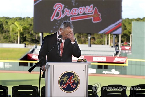 WS트로피가 고작 금속 조각?…커미셔너 실언에 MLB '부글부글'