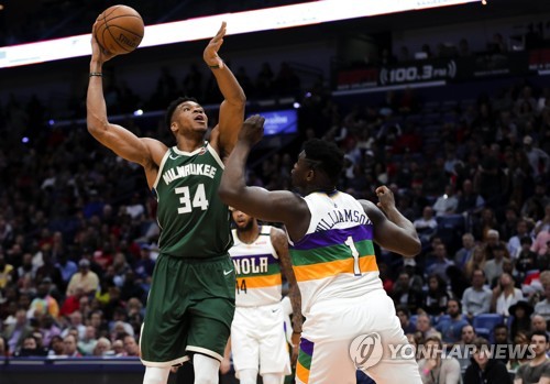 NBA 아데토쿤보 '슈퍼루키' 윌리엄슨과 첫 대결서 승리