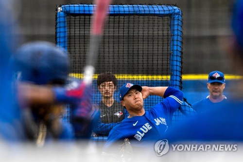 류현진, 첫 라이브피칭…타자 안 맞히려고 신경 썼다(종합)