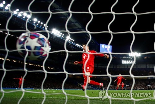 뮌헨, 첼시 3-0 완파 UCL 8강 '성큼'…레반도프스키 '원맨쇼'