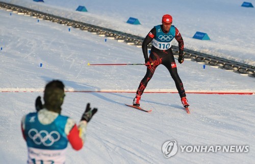 태권도·스키 이어 카약…세번째 올림픽 도전하는 '통가 근육맨'