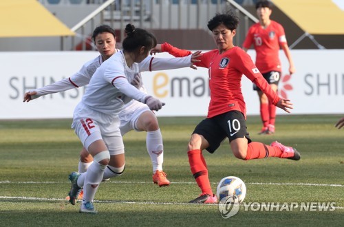 전체 경기력은 답답…A매치 58호 골에도 웃지 않은 지소연