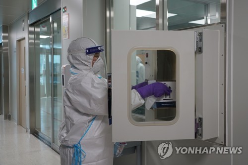 리그 끝나면 해외 여행가려 했는데…사투 중인 자가 격리자들