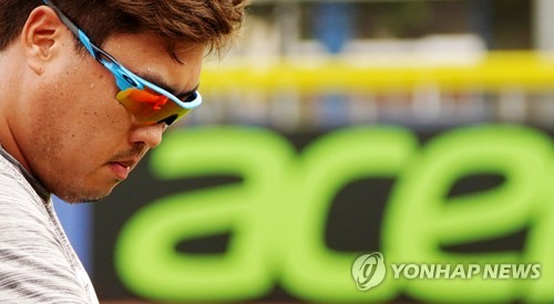 훈련장 공사하고 포수는 음란행위…신경 안 쓴 류현진