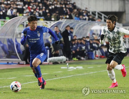 수원, 시즌 첫 경기에서 고베에 0-1 석패…'역시 이니에스타'