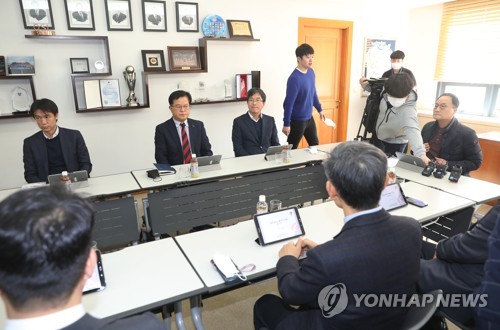 K리그 개막 '무기한 연기'…진정 안 되면 경기 축소 가능성(종합)