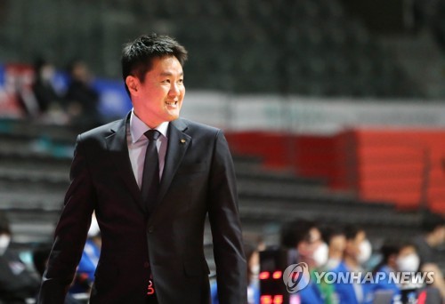 데뷔전 승리 김병철 감독대행 힘들 때 오면 추 감독님과 의논