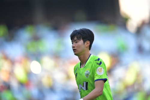 프로축구 전북 김진수, 코로나19 확산 방지 위해 5천만원 기부