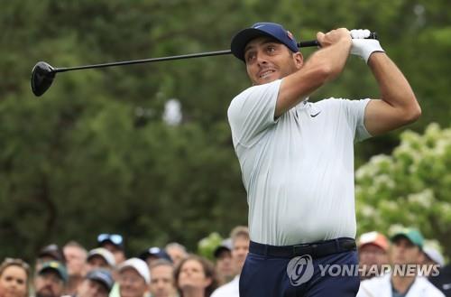 [권훈의 골프확대경] 충만했던 자신감 잃은 몰리나리, 재기샷 날릴까