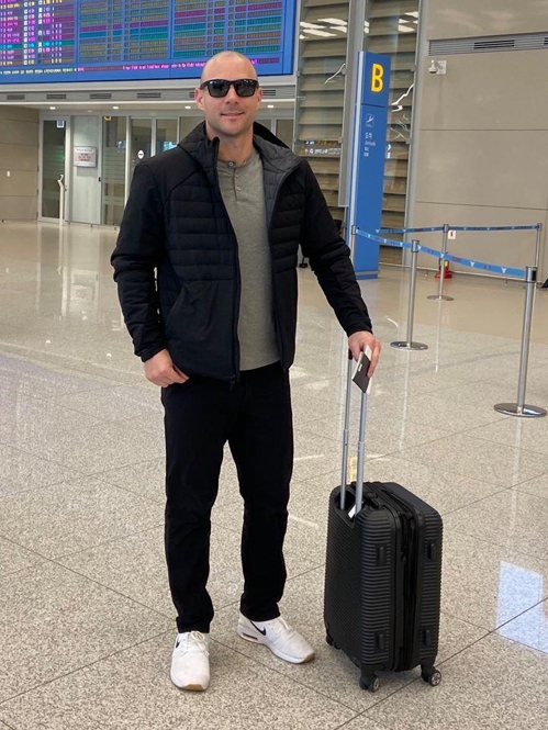 SK 와이번스 로맥, 출산휴가 마치고 입국…운동 열심히 했다