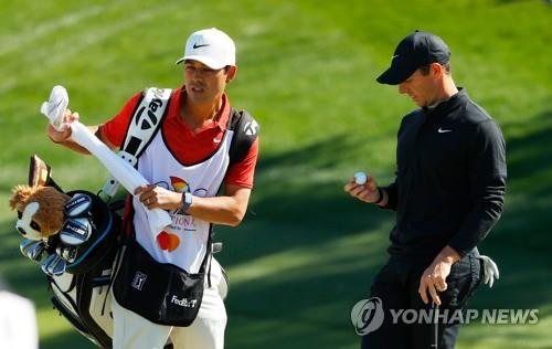 [권훈의 골프확대경] PGA 중단에 생계 위협받는 전업 캐디