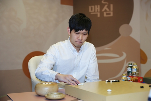 신진서 두 번 연속 꺾은 신민준 인공지능으로 공부한 덕분