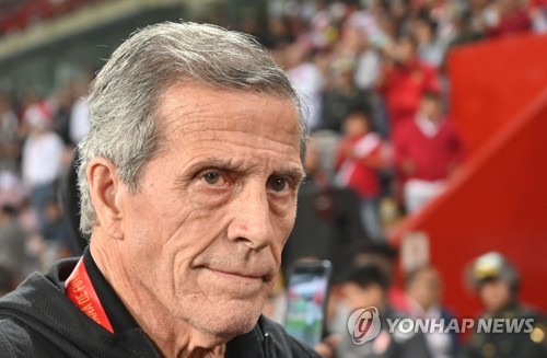 코로나19 한파에 우루과이 축구대표팀 감독 등 일시해고