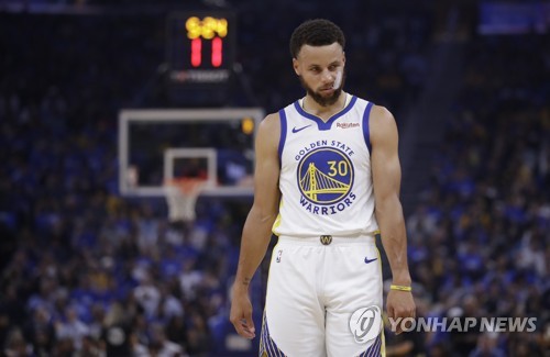 NBA스타 커리 만난 코로나19 권위자 두려워 말고 이겨내야