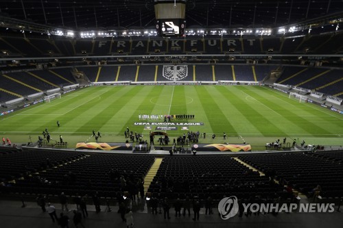사상 초유 '올스톱' 유럽축구…내일 새 일정 짠다