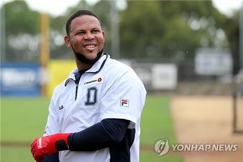 페르난데스 한국서 지내는 게 더 안전할수도…올해는 200안타