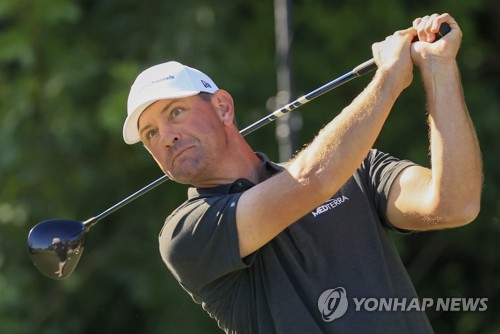 골프 선수들, PGA 투어 미온적인 코로나19 대처에 불만