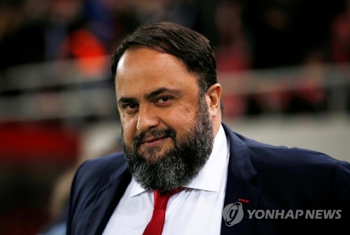 유럽축구 옥죄는 코로나19…그리스·英 프로팀 구단주 확진(종합)