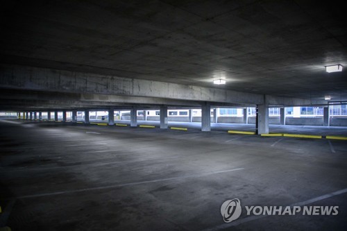 '코로나19' 대유행에도 봉송 시작된 '불확실한' 도쿄올림픽 성화