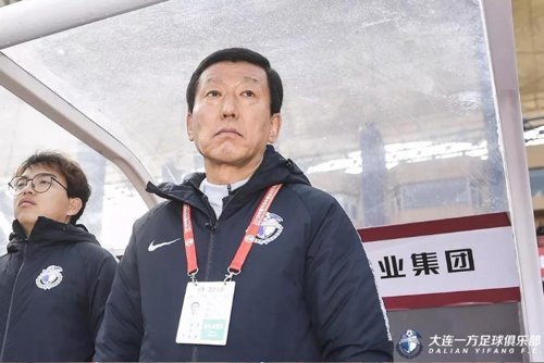 중국 FA컵 우승으로 2전3기 해낸 최강희 집 떠나지 마세요
