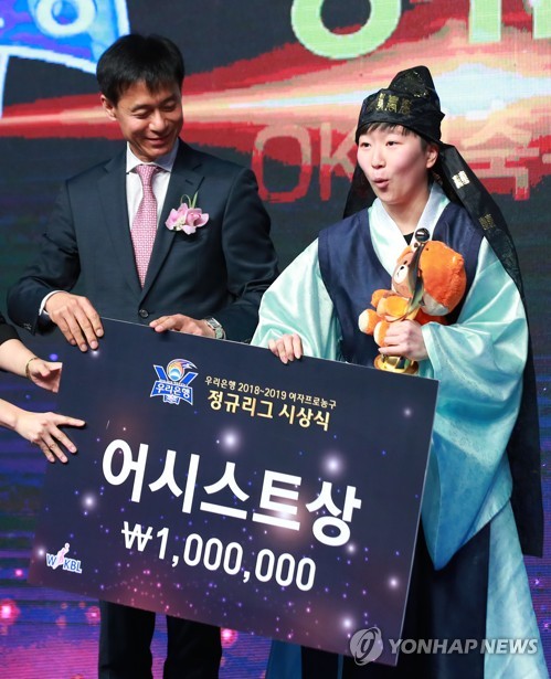 키 164㎝ 최단신 안혜지, AS·출전시간 1위…슛 연습 900개씩