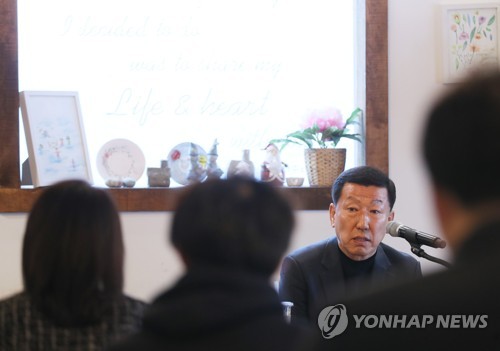 중국 FA컵 우승으로 2전3기 해낸 최강희 집 떠나지 마세요