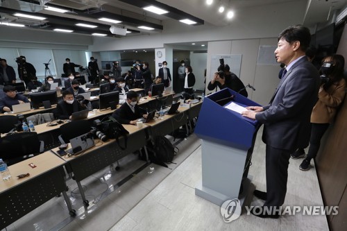 '코로나' 여파로 프로야구 첫 개막 연기…초장기 레이스 불가피