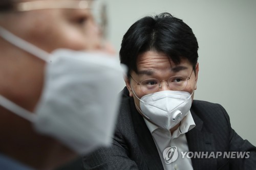 '조기 종료'하면 우승팀은 어떻게?…딜레마에 빠진 프로배구