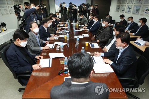 '조기 종료'하면 우승팀은 어떻게?…딜레마에 빠진 프로배구