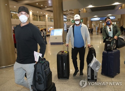 키움 외국인 선수 3명 코로나19 음성…4월 2일 2차 검사