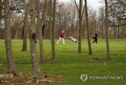 코로나19 확산에도 미국 골프장 74% '영업 중'