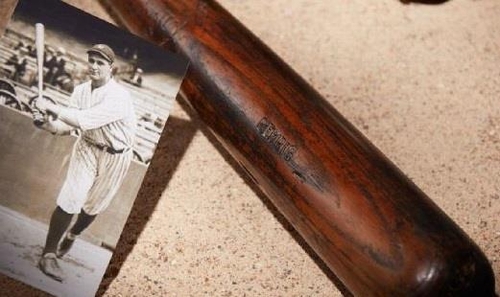 MLB '전설' 루 게릭의 배트, 12억5천만원에 팔렸다