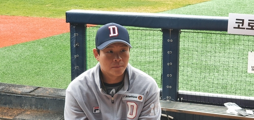 두 번째 박세혁의 야구…투수와 소통하고·선배 포수에게 배우고