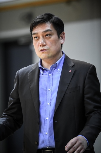 '조성원 감독 체제' LG, 박재헌·이병석·최승태 코치 선임