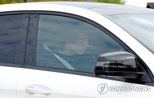 EPL 6월 초 재개 목표 구체화…각 팀은 '거리두고' 훈련 시작