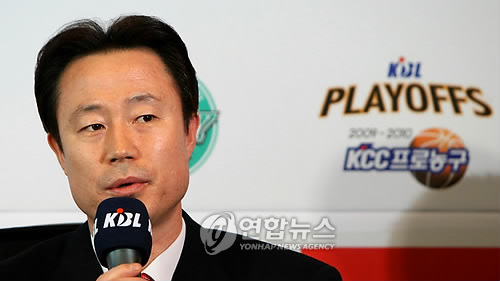 9년 만에 복귀 '성리학자' 강을준 감독 이기는 농구 하겠다