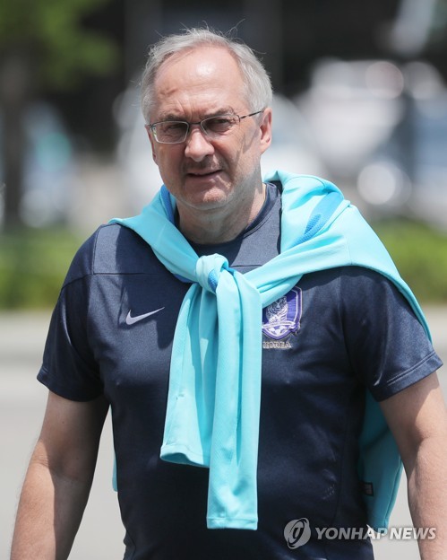 슈틸리케 감독 이번 시즌을 마지막으로 감독직 은퇴