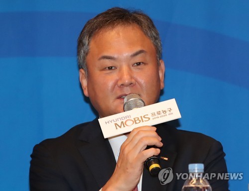 프로농구 현대모비스, 유재학 감독과 재계약…'19년간 동행'