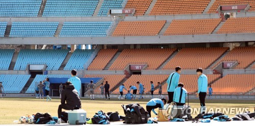 K리그, 연습경기로 몸풀기 '스타트'…5월 개막 맞겠죠?