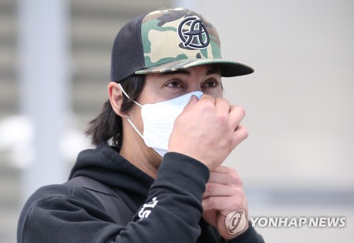 '격리 중' 삼성 외국인 선수들 지루한 생활, 실내 훈련 열심히