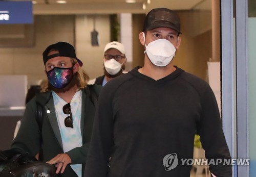 키움 모터의 2주 자가격리기 브리검·요키시와도 통화만
