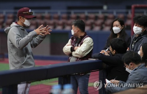 손혁 키움 감독 급해도 구단 간 연습경기는 필요해