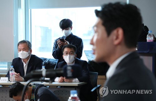 양동근 떠나보내는 유재학 감독 제 한쪽이 떨어져 나가는 듯