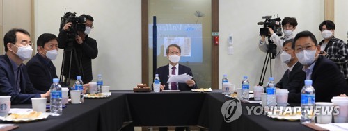 현장은 5월 1일 개막 준비…21일 KBO 이사회에서 결정