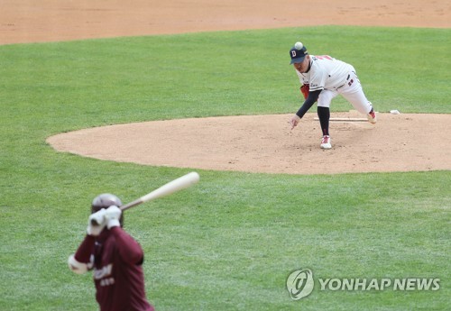 두산 유희관 잠실 만원 관중 기다려…FA는 의식 안 합니다
