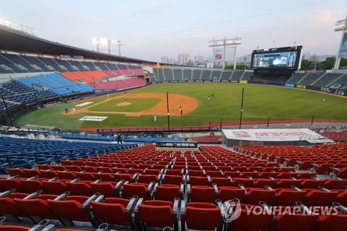 '무관중 개막' 프로야구, 코로나19 살펴 '단계적 관중입장' 준비