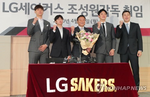 조성원 프로농구 LG 감독 선수 변동 없다…공격으로 승부