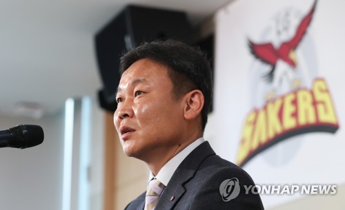 조성원 프로농구 LG 감독 선수 변동 없다…공격으로 승부