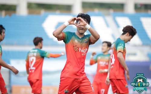 '이적생 김승대 1골1도움' 강원, 서울에 3-1 역전승